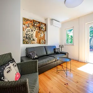 Serene Hideaway In Chiado Appartement Lisboa